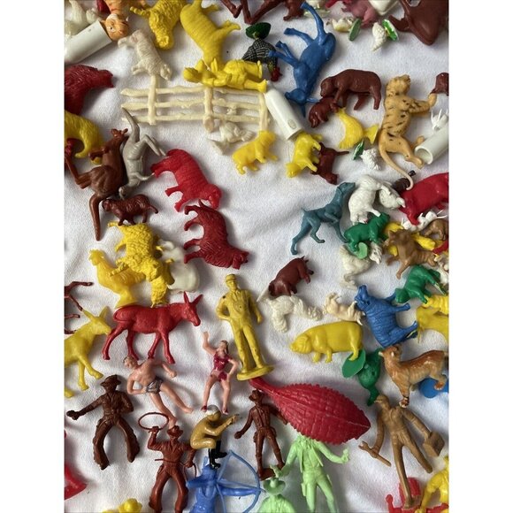 Vintage Rubber Plastic Cowboys Mix Indians Figure Collection LOT 1960's Animals - Picture 8 of 16